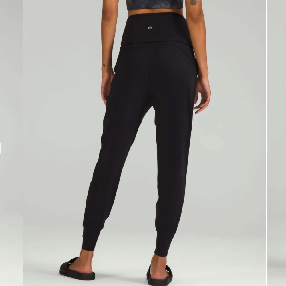 lululemon athletica High-Rise Ribbed-Waist Jogger - Black
